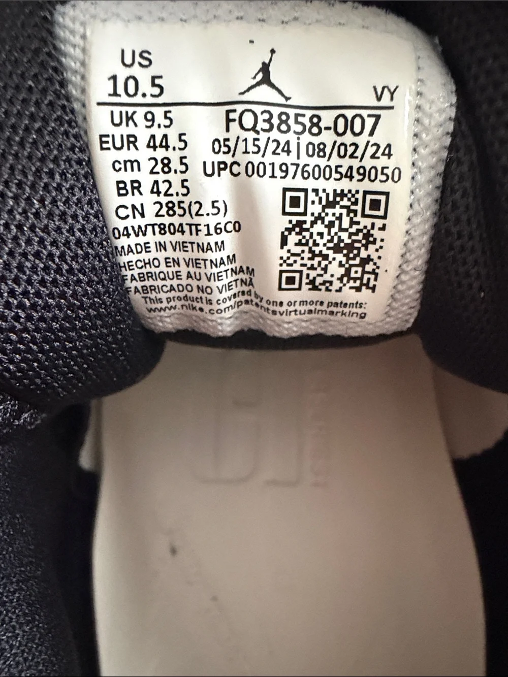 Jordan Men's Black, White & Gold Low-Top Sneakers - Picture 3 of 3